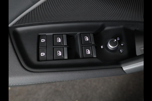 Audi A3 Sportback 40 TFSI e S edition 204 pk S-tronic | Verlengde garantie | Navigatie | Parkeersensoren (Park assist) | Achteruitrijcamera | Stoelverwarming | S-Line |