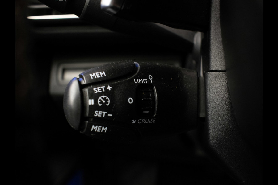 Peugeot 5008 1.2 PureTech GT-Line Sport 7P (APPLE CARPLAY,NAVI,CAMERA,360 VIEW,CLIMATE,CRUISE,PDC,GETINT,SPORTSTOELEN,LM VELGEN)