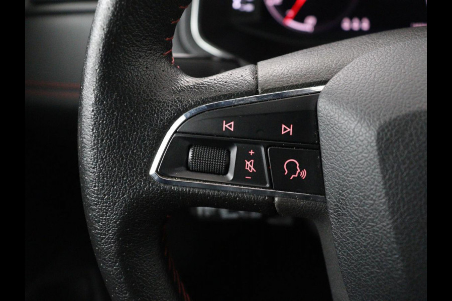 Seat Arona 1.0 TSI FR Intens Plus | Stoelverwarming | Leder/Alcantara | Adaptive cruise | Camera | Virtual Cockpit | Carplay | Navigatie | Keyless | Full LED | Dodehoek detectie | Climate control | Park Assist