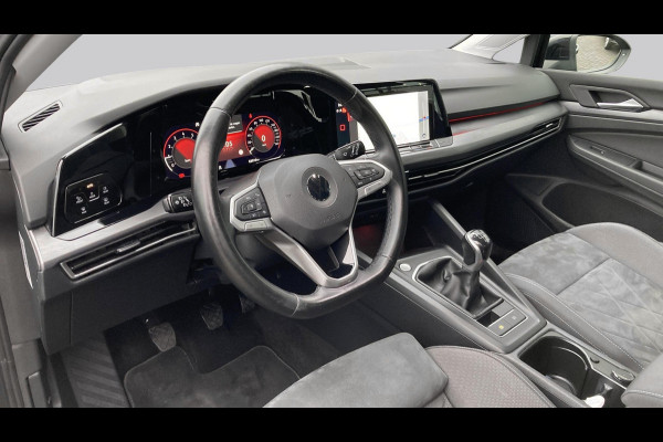 Volkswagen Golf 1.5 TSI Style Trekhaak Navigatie Full-LED Pdc Acc Android/Carplay