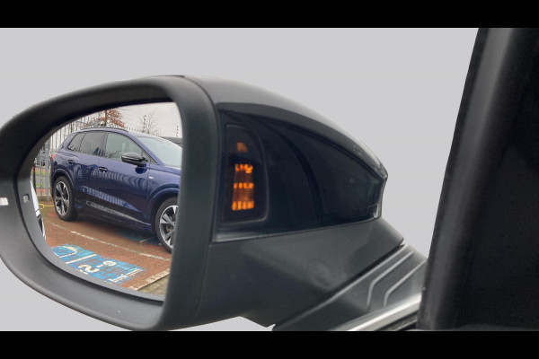 Volkswagen Golf 1.5 TSI Style Trekhaak Navigatie Full-LED Pdc Acc Android/Carplay