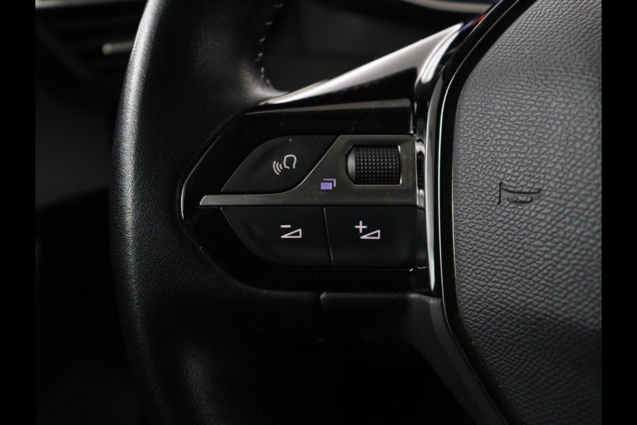 Peugeot e-2008 EV Allure 50 kWh | SOH 91% | 3 Fase | Half leder | Carplay | Camera | Full LED | Navigatie | Climate control | Parkeerhulp | Cruise control | Bluetooth