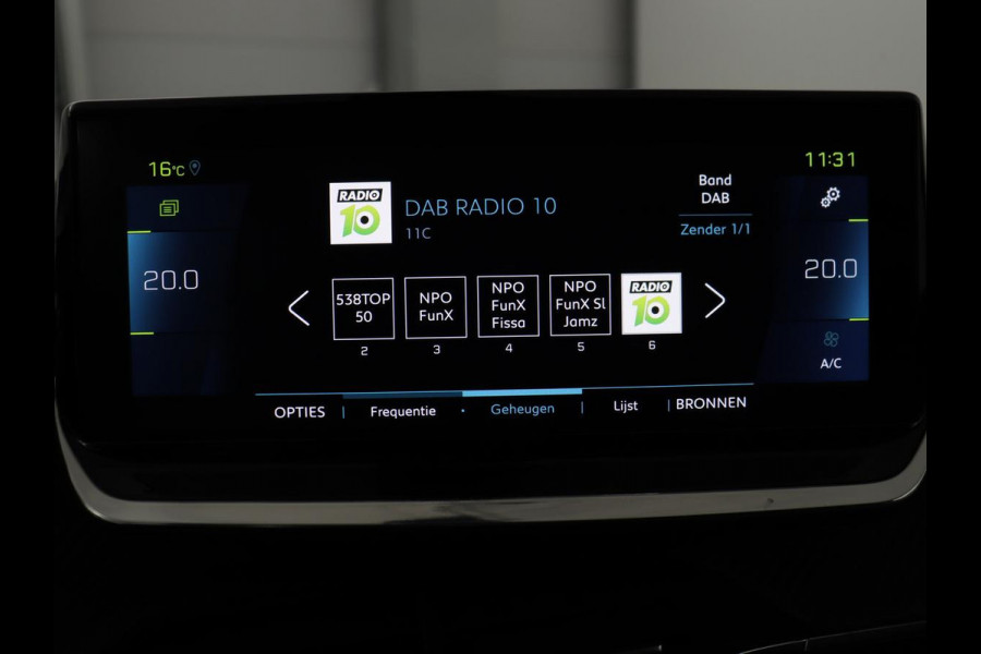 Peugeot e-2008 EV Allure 50 kWh | SOH 91% | 3 Fase | Half leder | Carplay | Camera | Full LED | Navigatie | Climate control | Parkeerhulp | Cruise control | Bluetooth