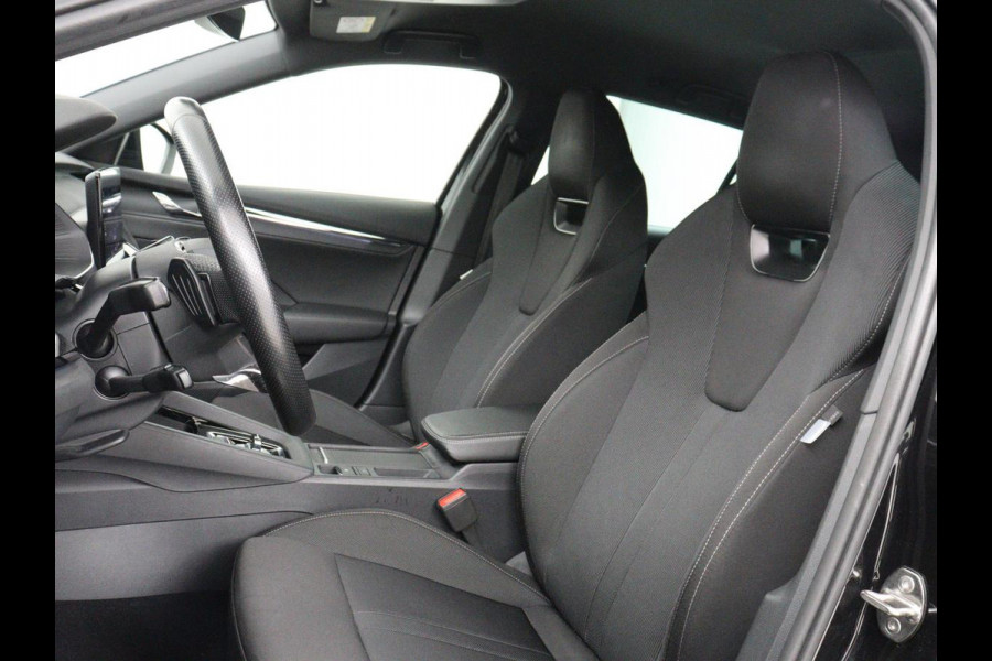 Škoda Octavia 1.4 TSI iV PHEV Sportline | Head-Up | Adaptive Cruise | Carplay | Stoelverwarming | Side Assist | Memory | Navigatie | Full LED | Sfeerverlichting | Canton Sound | PHEV | Plug In