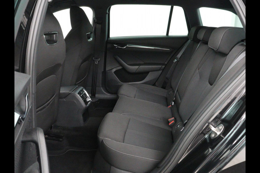 Škoda Octavia 1.4 TSI iV PHEV Sportline | Head-Up | Adaptive Cruise | Carplay | Stoelverwarming | Side Assist | Memory | Navigatie | Full LED | Sfeerverlichting | Canton Sound | PHEV | Plug In