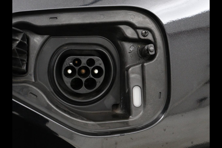 Škoda Octavia 1.4 TSI iV PHEV Sportline | Head-Up | Adaptive Cruise | Carplay | Stoelverwarming | Side Assist | Memory | Navigatie | Full LED | Sfeerverlichting | Canton Sound | PHEV | Plug In