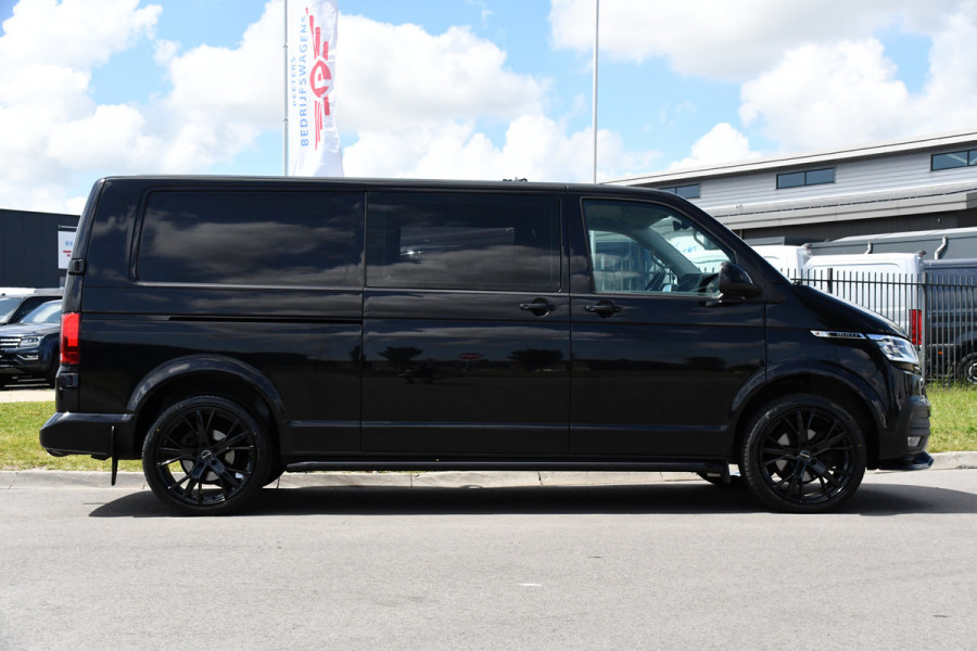 Volkswagen Transporter 2.0 TDI L2H1 32 DC Bulli Virtual, Adaptieve Cruise, Carplay, LED, 150PK, Stoelverwarming, Trekhaak, 2 x Schuifdeur, Standkachel, Uniek!