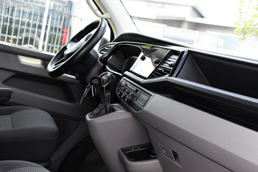Volkswagen Transporter 2.0 TDI L2H1 32 DC Bulli Virtual, Adaptieve Cruise, Carplay, LED, 150PK, Stoelverwarming, Trekhaak, 2 x Schuifdeur, Standkachel, Uniek!