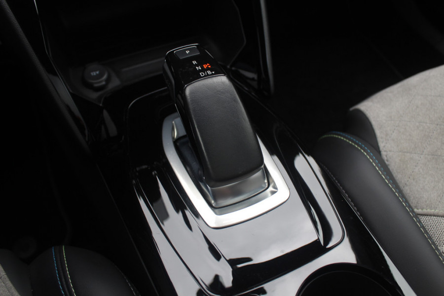 Peugeot e-2008 EV GT Pack 50 kWh / Camera / Virtual Cockpit / Half leder / 18'' / Navigatie / Keyless / Cruise Control / Dodehoek detectie