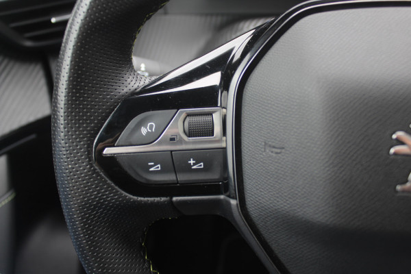 Peugeot e-2008 EV GT Pack 50 kWh / Camera / Virtual Cockpit / Half leder / 18'' / Navigatie / Keyless / Cruise Control / Dodehoek detectie