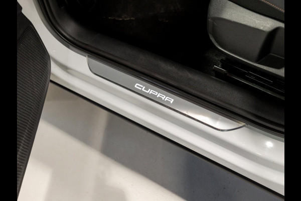CUPRA Formentor 1.5 TSI / 150pk / Panorama dak / Stuur en stoelverwarming / Rondomzicht camera /