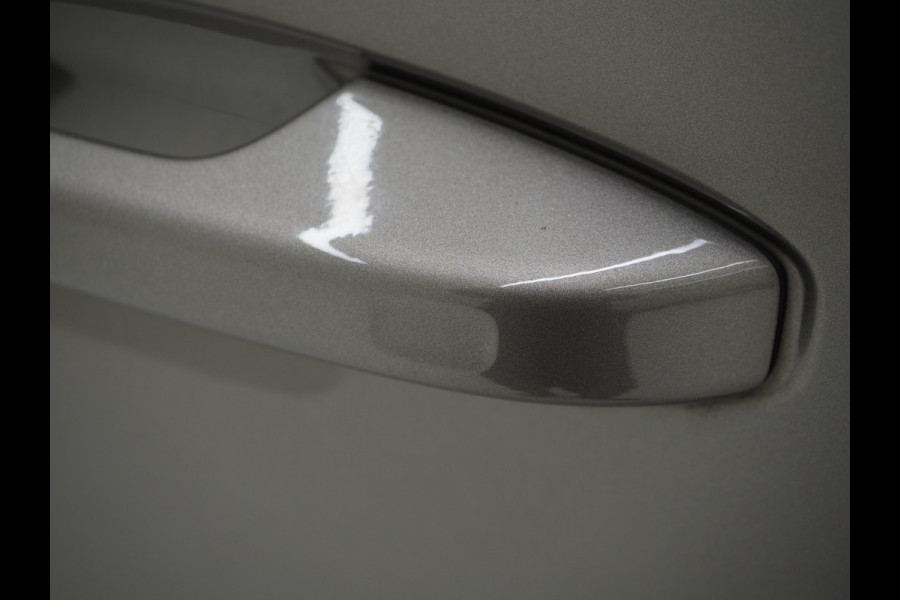 Volvo XC40 1.5 T5 Recharge Inscription | Panoramadak | Leder | Keyless | Virtual | DAB | Cruise | LED | Carplay