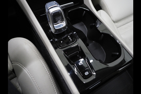 Volvo XC40 1.5 T5 Recharge Inscription | Panoramadak | Leder | Keyless | Virtual | DAB | Cruise | LED | Carplay