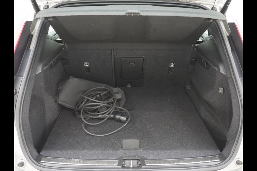 Volvo XC40 1.5 T5 Recharge Inscription | Panoramadak | Leder | Keyless | Virtual | DAB | Cruise | LED | Carplay