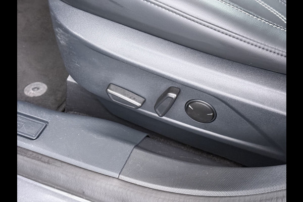 Ford Mustang Mach-E **Gereserveerd** Extended RWD 98 kWh SOH 94% 294pk Pano-Dak Leer+8-weg-Elektr+Verwarmd+Geheugen 360-Camera Bang&Olufsen-H Keyless Smartphone-key Dual-Ecc Ford-pass-Connect/Entry Speed-Assist Active-Breaking Blind-Spot-warning Driver-Alerd AB+  LMv LED-Lamp-v+a € 59.000 nieuw Orig.Nederlandse Auto 1e Eigenaar WLTP 610km