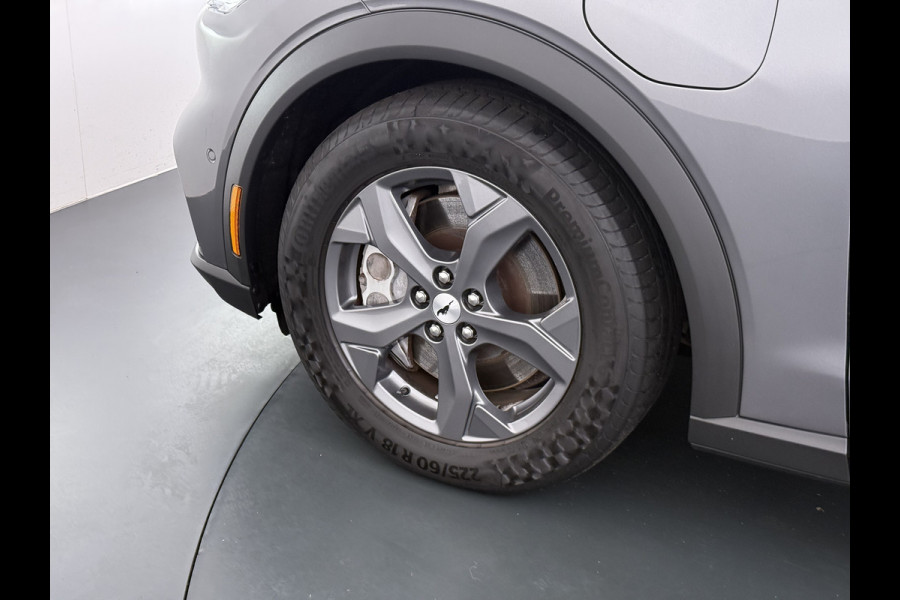 Ford Mustang Mach-E **Gereserveerd** Extended RWD 98 kWh SOH 94% 294pk Pano-Dak Leer+8-weg-Elektr+Verwarmd+Geheugen 360-Camera Bang&Olufsen-H Keyless Smartphone-key Dual-Ecc Ford-pass-Connect/Entry Speed-Assist Active-Breaking Blind-Spot-warning Driver-Alerd AB+  LMv LED-Lamp-v+a € 59.000 nieuw Orig.Nederlandse Auto 1e Eigenaar WLTP 610km