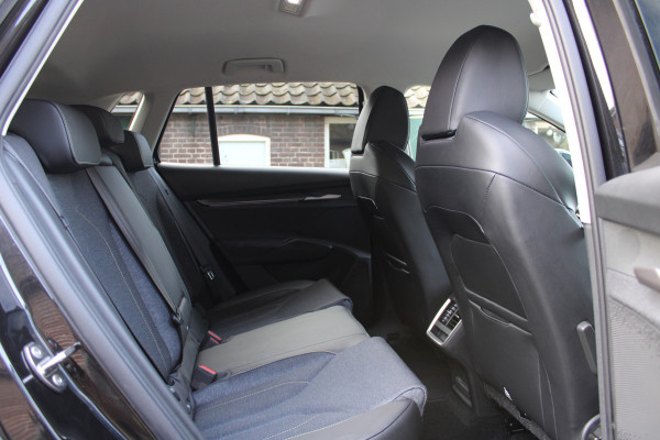 Škoda Elroq 50 LIMITED EDITION GR NAVI TREKHAAK LED 16000KM!!