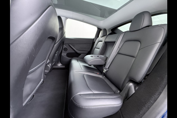 Tesla Model Y Long Range AWD 514pk SOH 92% Trekhaak Warmtepomp Leder Panoramadak Matrix-LED Autopilot Elektr.Stuur+Stoel+Verwarmd Navi Ecc Pre Camera's Elektr.AchterKlep Parkeer Assistent Sentry-Mode Privacyglas Bluetooth Dodehoek detector Connected services 1e Eigenaar 1.600KG Trekgewicht Fabrieksgarantie tot 27-6-2027 Garantie op Accu en Motoren 27-6-2031/192.000km