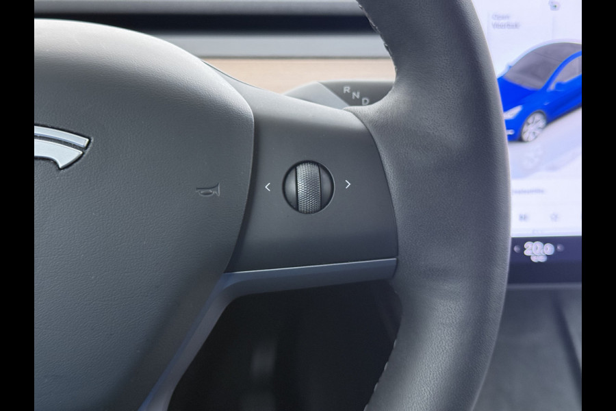 Tesla Model Y Long Range AWD 514pk SOH 92% Trekhaak Warmtepomp Leder Panoramadak Matrix-LED Autopilot Elektr.Stuur+Stoel+Verwarmd Navi Ecc Pre Camera's Elektr.AchterKlep Parkeer Assistent Sentry-Mode Privacyglas Bluetooth Dodehoek detector Connected services 1e Eigenaar 1.600KG Trekgewicht Fabrieksgarantie tot 27-6-2027 Garantie op Accu en Motoren 27-6-2031/192.000km