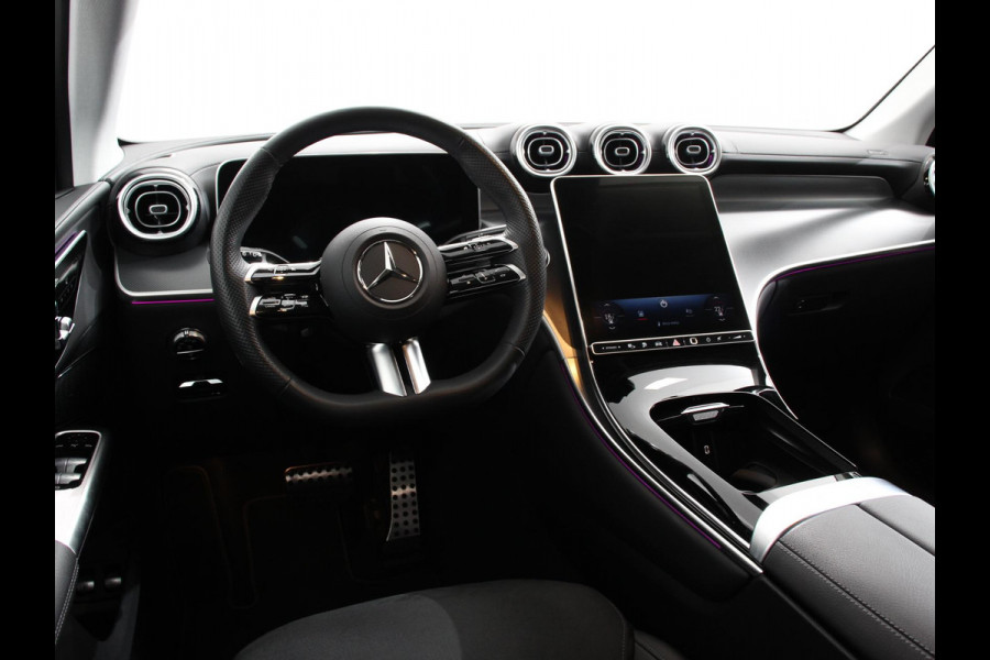 Mercedes-Benz GLC 300e 4MATIC AMG Line | Navigatie | Cruise Control | Parkeersensoren | Stoelverwarming | Matrix LED-koplampen | Virtual Cockpit | Surround-systeem Burmester | Inductielader