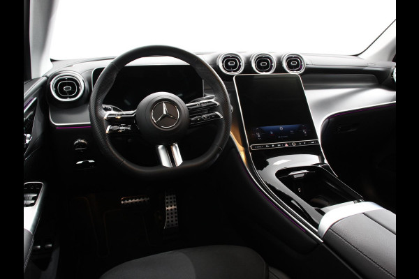 Mercedes-Benz GLC 300e 4MATIC AMG Line | Navigatie | Cruise Control | Parkeersensoren | Stoelverwarming | Matrix LED-koplampen | Virtual Cockpit | Surround-systeem Burmester | Inductielader