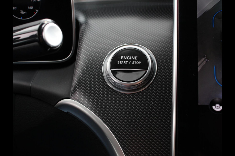 Mercedes-Benz GLC 300e 4MATIC AMG Line | Navigatie | Cruise Control | Parkeersensoren | Stoelverwarming | Matrix LED-koplampen | Virtual Cockpit | Surround-systeem Burmester | Inductielader