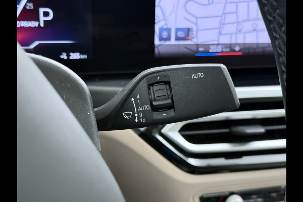 BMW i4 eDrive40 340pk 84kWh Pano-Dak/Hefdak Leer SportSt+Leer+(Stuur+)Verwarmd 360°Camera SOH 99% Adaptive-Cruise+s&go High Executive P Semi-Autopilot Drive-Assist-pro Active-Guard-Plus Elektr.Achterklep Draadl-Lader BAS ESP BMW Individual interieurlijsten Pianolak schwarz BMW Individual Exterieur Line Aluminium satiniert BMW Copilot-pack Dodehoekdetectie/correctie, Kruisend-verkeer-Detectie, rijstrooksensor met correctie, rondomzicht camera, uitwijk assistent) 0-100 5,6 sec. 1600kg trekvermogen! € 73.000 nieuw