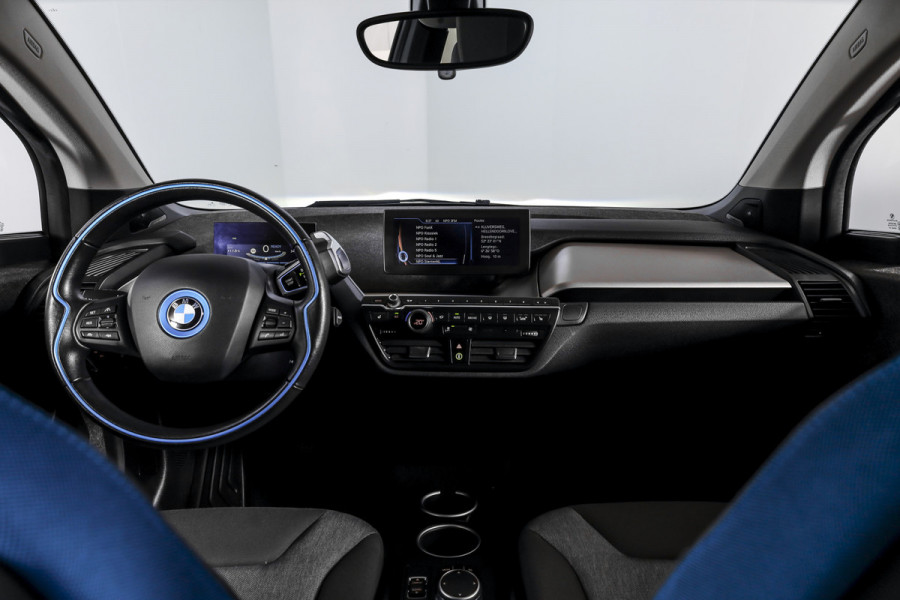 BMW i3 Basis 94Ah 33 kWh | S/k-panodak | Harman/Kardon | Dig. Cockpit | Adapt. cruise | Stoelverw. | PDC | Camera | NAV | ECC | LM 20" |
