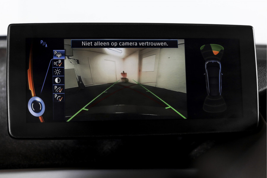 BMW i3 Basis 94Ah 33 kWh | S/k-panodak | Harman/Kardon | Dig. Cockpit | Adapt. cruise | Stoelverw. | PDC | Camera | NAV | ECC | LM 20" |