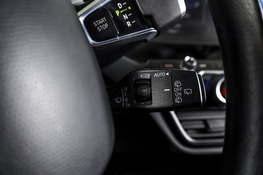 BMW i3 Basis 94Ah 33 kWh | S/k-panodak | Harman/Kardon | Dig. Cockpit | Adapt. cruise | Stoelverw. | PDC | Camera | NAV | ECC | LM 20" |