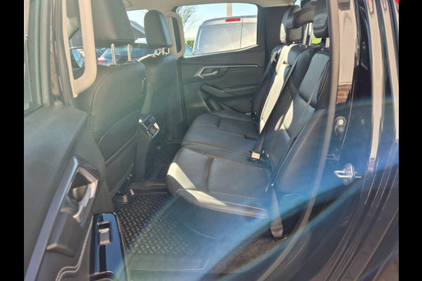 Isuzu D-max Double Cab Lang 5 persoons LSX Automaat 4WD 3,5 ton trekgewicht