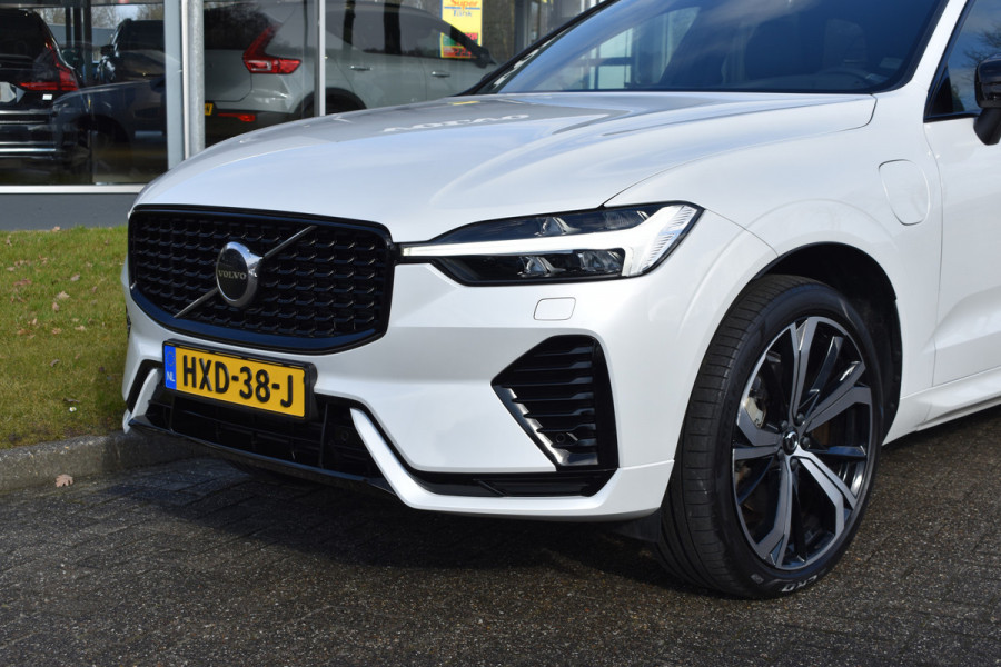 Volvo XC60 T6 Plug-in hybrid AWD Plus Dark | Trekhaak | Harman Kardon | Full LED