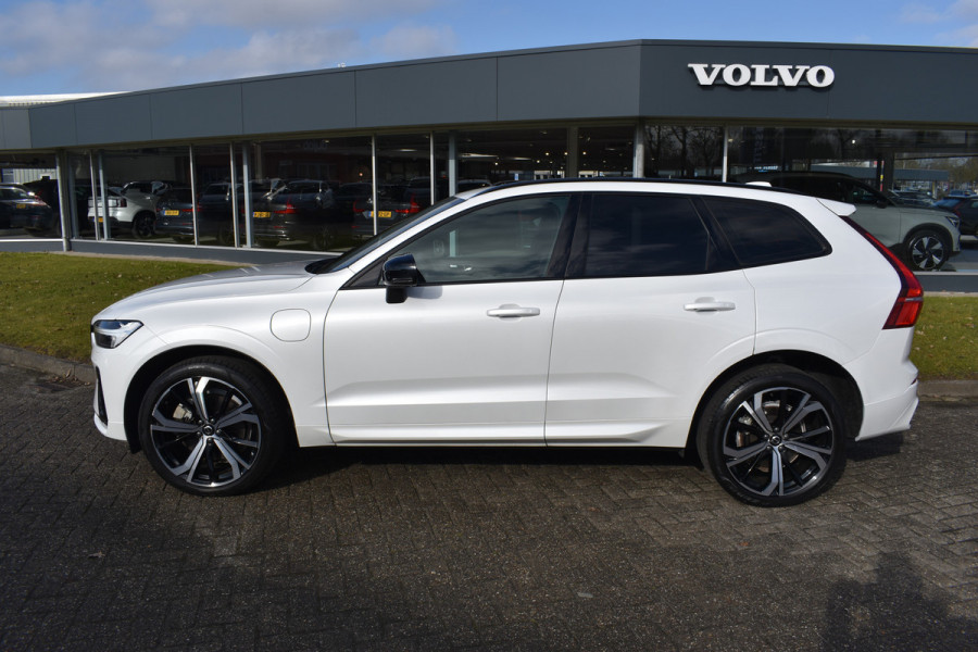 Volvo XC60 T6 Plug-in hybrid AWD Plus Dark | Trekhaak | Harman Kardon | Full LED