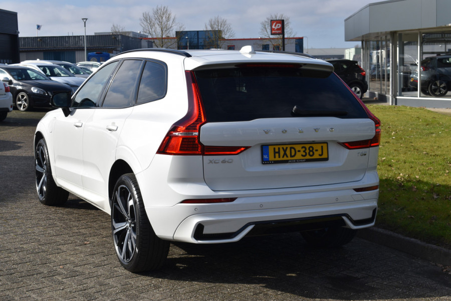 Volvo XC60 T6 Plug-in hybrid AWD Plus Dark | Trekhaak | Harman Kardon | Full LED