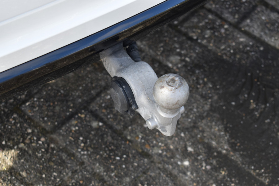 Volvo XC60 T6 Plug-in hybrid AWD Plus Dark | Trekhaak | Harman Kardon | Full LED