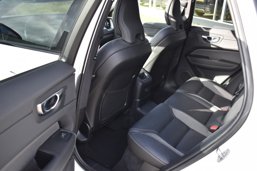 Volvo XC60 T6 Plug-in hybrid AWD Plus Dark | Trekhaak | Harman Kardon | Full LED