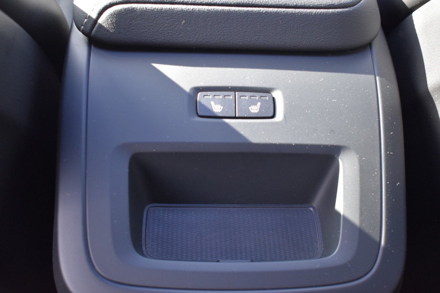 Volvo XC60 T6 Plug-in hybrid AWD Plus Dark | Trekhaak | Harman Kardon | Full LED