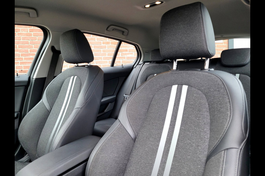 BMW 1-serie 118i Sport-Line, Camera, Digi Cockpit [1e eig. NL BTW]