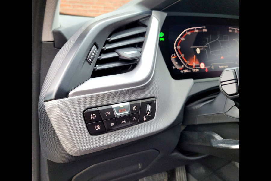 BMW 1-serie 118i Sport-Line, Camera, Digi Cockpit [1e eig. NL BTW]