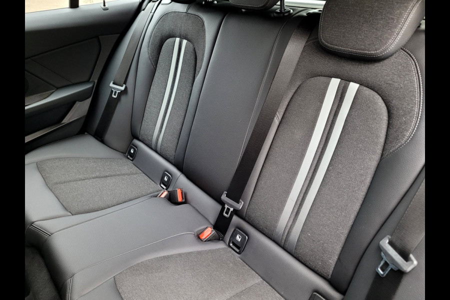 BMW 1-serie 118i Sport-Line, Camera, Digi Cockpit [1e eig. NL BTW]