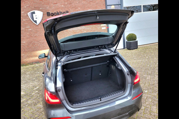 BMW 1-serie 118i Sport-Line, Camera, Digi Cockpit [1e eig. NL BTW]