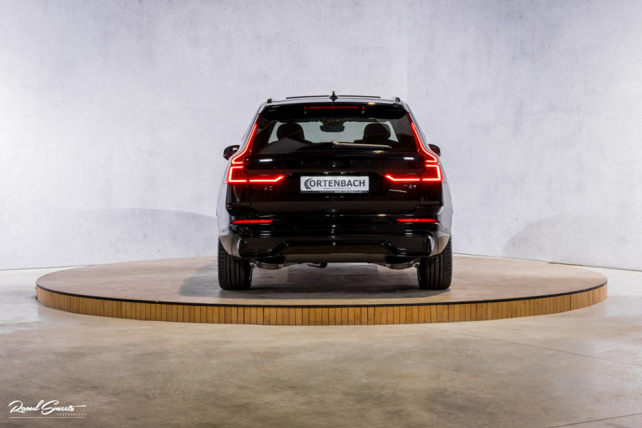 Volvo XC60 2.0 T8 Plug-in hybrid AWD Plus Black Edition Long range | Luchtvering | Harman Kardon | Adaptieve cruise | Panorama dak | Nieuw |