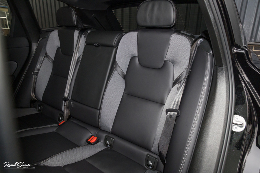 Volvo XC60 2.0 T8 Plug-in hybrid AWD Plus Black Edition Long range | Luchtvering | Harman Kardon | Adaptieve cruise | Panorama dak | Nieuw |