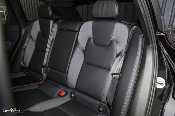 Volvo XC60 2.0 T8 Plug-in hybrid AWD Plus Black Edition Long range | Luchtvering | Harman Kardon | Adaptieve cruise | Panorama dak | Nieuw |