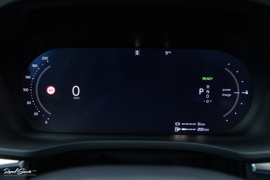 Volvo XC60 2.0 T8 Plug-in hybrid AWD Plus Black Edition Long range | Luchtvering | Harman Kardon | Adaptieve cruise | Panorama dak | Nieuw |