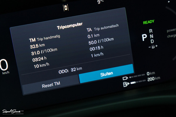 Volvo XC60 2.0 T8 Plug-in hybrid AWD Plus Black Edition Long range | Luchtvering | Harman Kardon | Adaptieve cruise | Panorama dak | Nieuw |