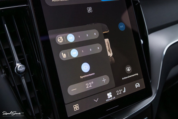 Volvo XC60 2.0 T8 Plug-in hybrid AWD Plus Black Edition Long range | Luchtvering | Harman Kardon | Adaptieve cruise | Panorama dak | Nieuw |