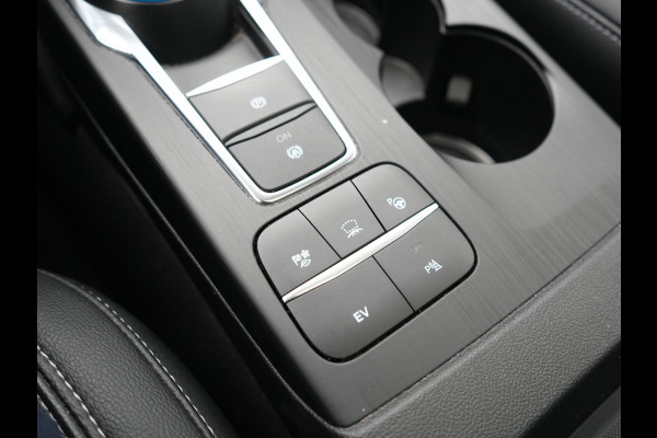 Ford Kuga 2.5 Titanium X Plug In Hybrid 225pk dealer O.H PHEV | Trekhaak af Fabriek | Panodak | Adaptive Cruise | B & O Sound | Head Up |  Keyless | Stuur & Stoelverwarming | 360 Camera |