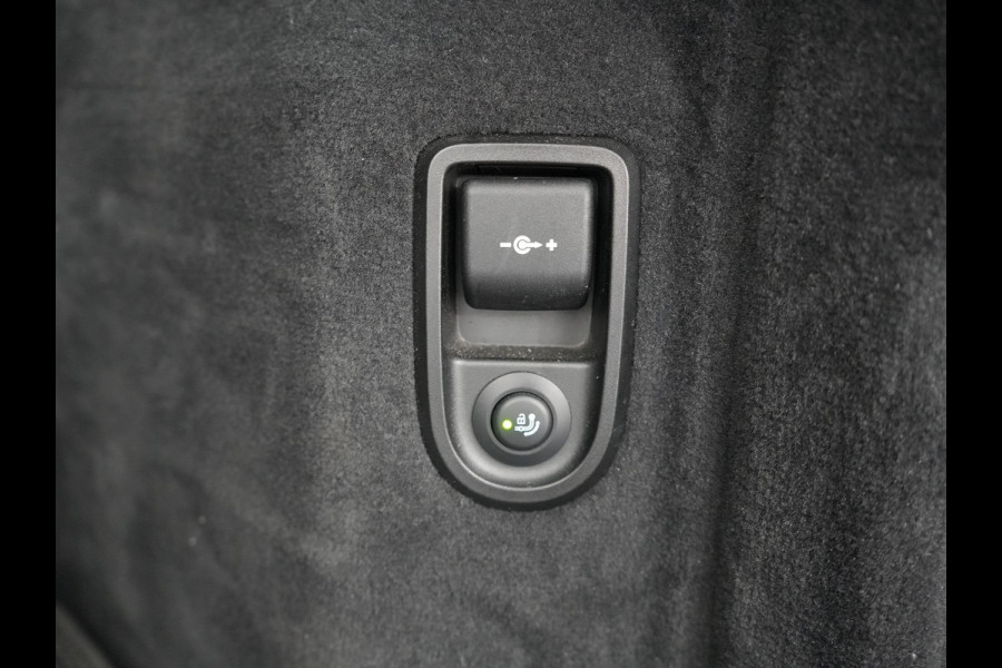 BMW 5 Serie Touring 530e xDrive Business Edition Plus PHEV 293pk Dealer O.H | Trekhaak af Fabriek | Adaptive Cruise | 360 Camera | M Sportstuur | Keyless | BLIS | Plug In Hybrid