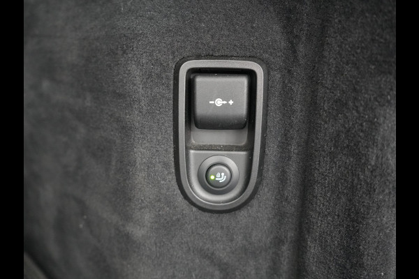 BMW 5 Serie Touring 530e xDrive Business Edition Plus PHEV 293pk Dealer O.H | Trekhaak af Fabriek | Adaptive Cruise | 360 Camera | M Sportstuur | Keyless | BLIS | Plug In Hybrid